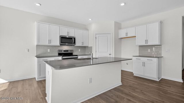 3066 Bayview Drive, Vass, NC 28394