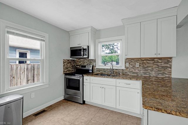 1605 Laurel AVE, Chesapeake, VA 23325