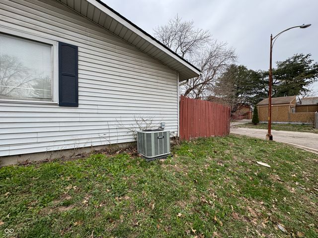 2322 Silver Maple Court, Indianapolis, IN 46222