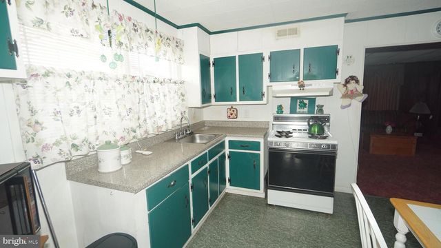 2832 BERWYN RD, Bensalem, PA 19020