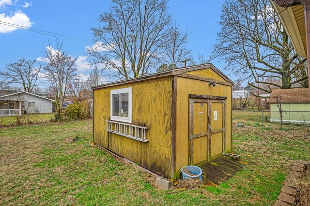 1614 10th Street, West Plains, MO 65775