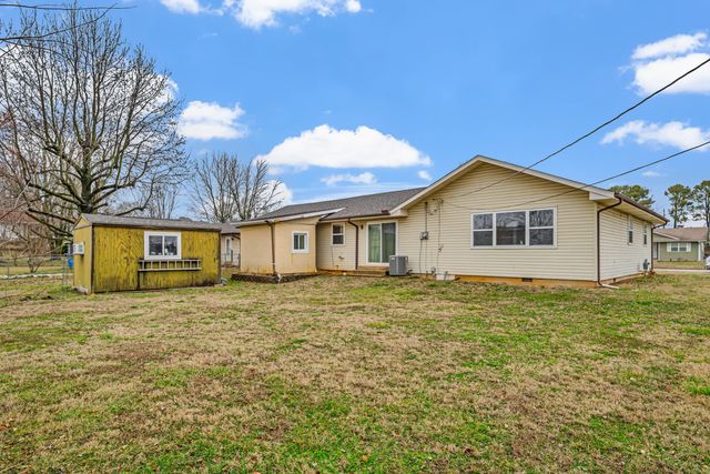 1614 10th Street, West Plains, MO 65775