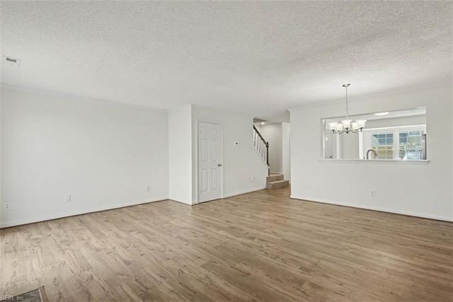 396 Rivers Ridge CIR, Newport News, VA 23608