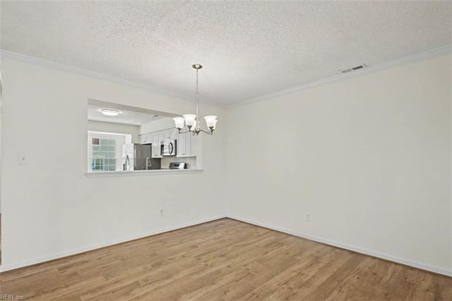 396 Rivers Ridge CIR, Newport News, VA 23608