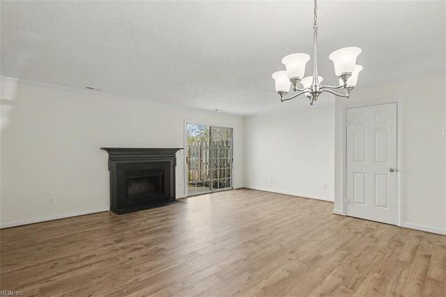 396 Rivers Ridge CIR, Newport News, VA 23608