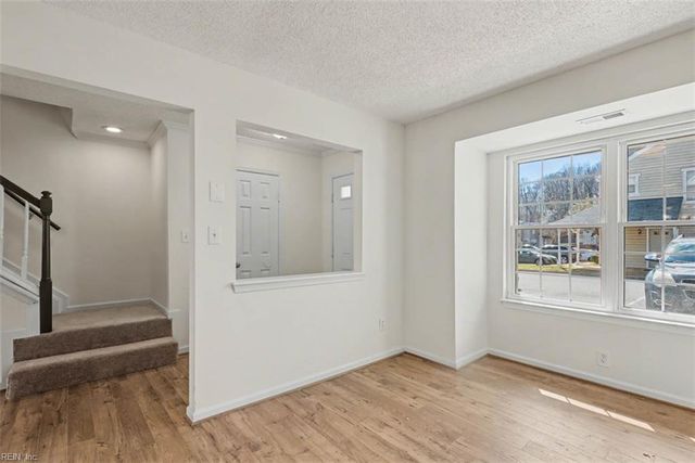 396 Rivers Ridge CIR, Newport News, VA 23608