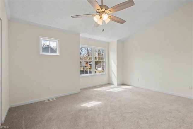 396 Rivers Ridge CIR, Newport News, VA 23608