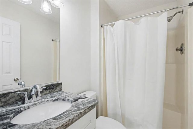 396 Rivers Ridge CIR, Newport News, VA 23608