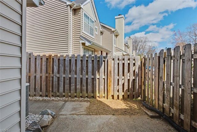 396 Rivers Ridge CIR, Newport News, VA 23608