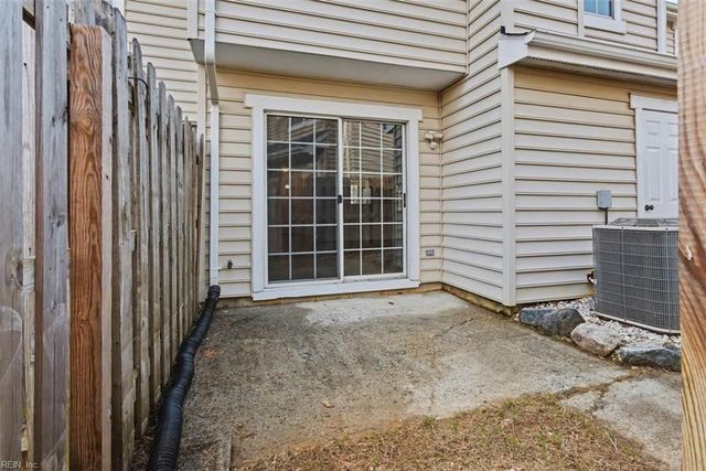 396 Rivers Ridge CIR, Newport News, VA 23608