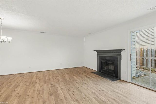 396 Rivers Ridge CIR, Newport News, VA 23608