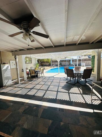 1625 Crestmont Drive, Bakersfield, CA 93306