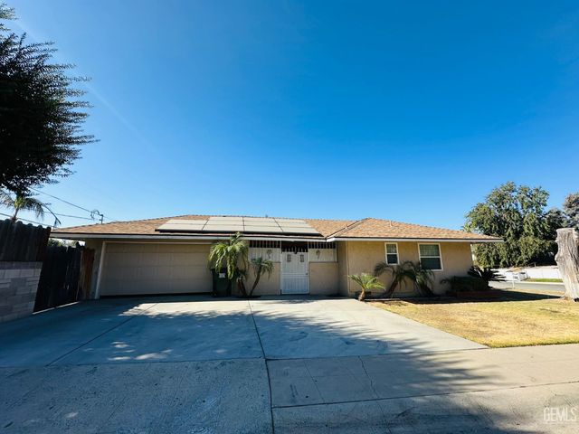 1625 Crestmont Drive, Bakersfield, CA 93306
