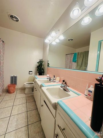 1625 Crestmont Drive, Bakersfield, CA 93306