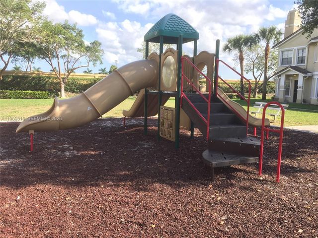 1104 Belmont Ln 1104, North Lauderdale, FL 33068