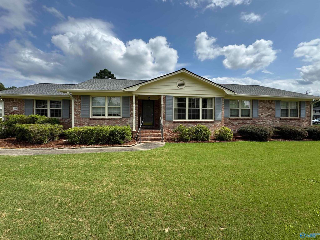 816 Mira Vista Drive, Huntsville, AL 35802