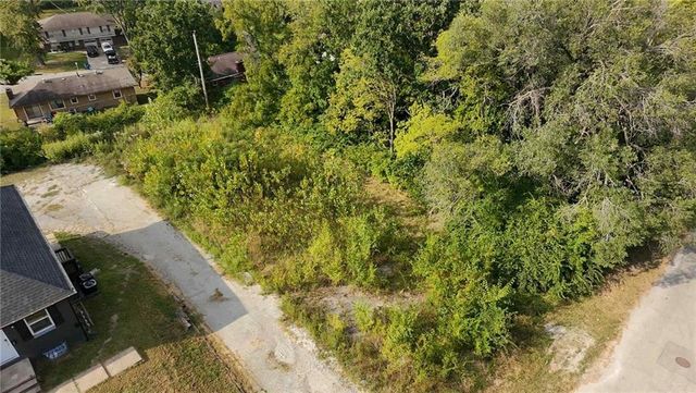 11527 E Lexington Avenue, Sugar Creek, MO 64054