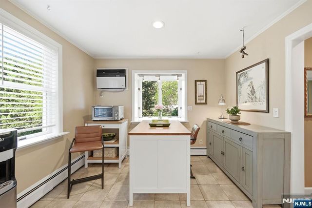 806 Ramapo Valley Road, Oakland, NJ 07436