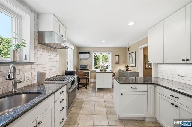 806 Ramapo Valley Road, Oakland, NJ 07436