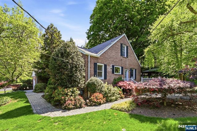 806 Ramapo Valley Road, Oakland, NJ 07436