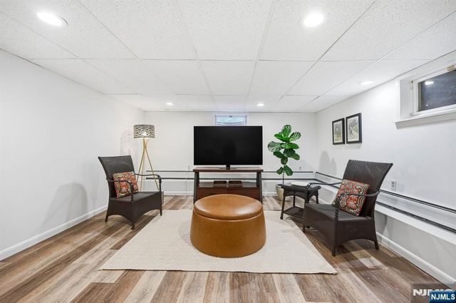 806 Ramapo Valley Road, Oakland, NJ 07436