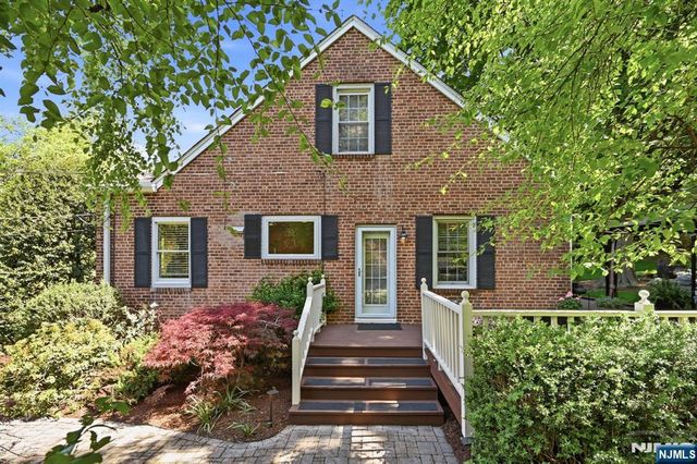 806 Ramapo Valley Road, Oakland, NJ 07436
