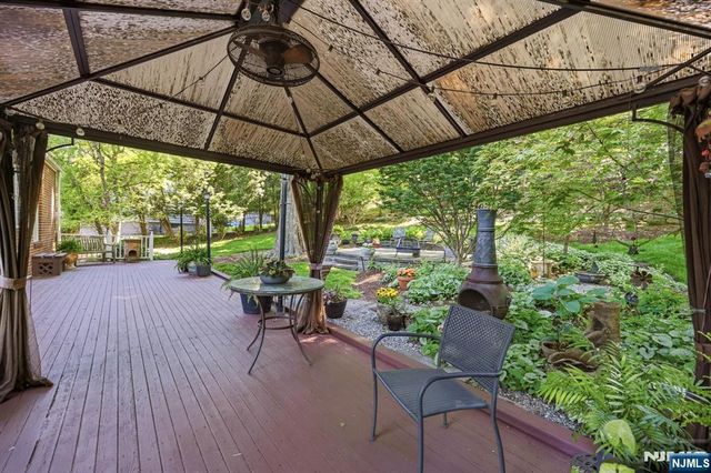 806 Ramapo Valley Road, Oakland, NJ 07436