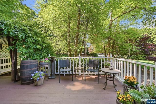 806 Ramapo Valley Road, Oakland, NJ 07436