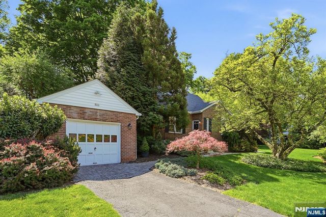 806 Ramapo Valley Road, Oakland, NJ 07436