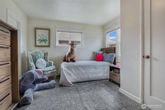 916 Harvard Avenue E, Seattle, WA 98102