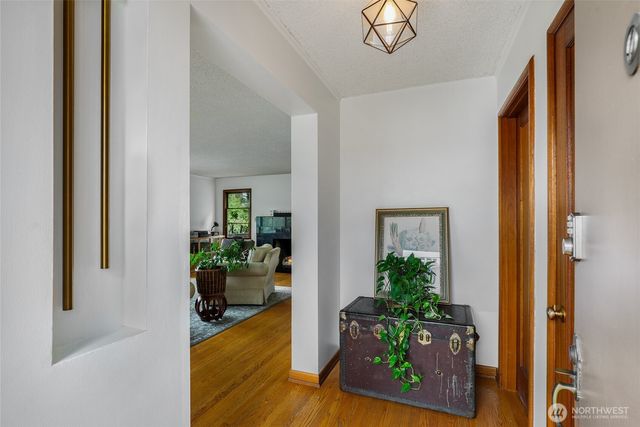 916 Harvard Avenue E, Seattle, WA 98102
