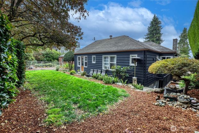 916 Harvard Avenue E, Seattle, WA 98102