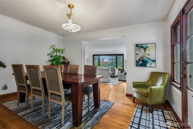 916 Harvard Avenue E, Seattle, WA 98102