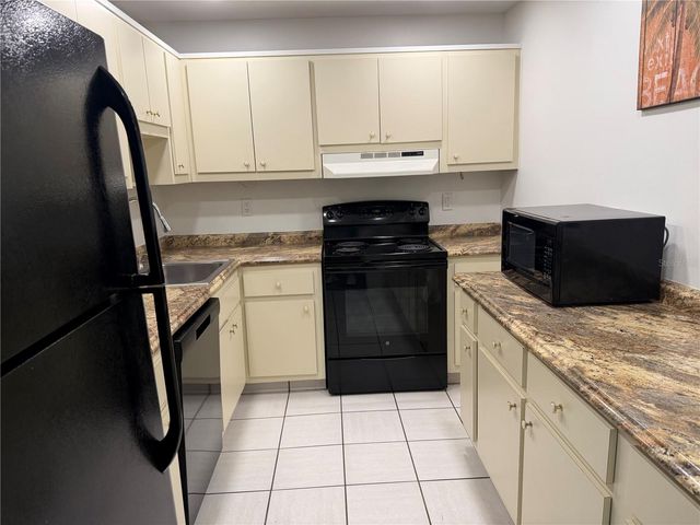 245 CENTER ROAD 103, Venice, FL 34285