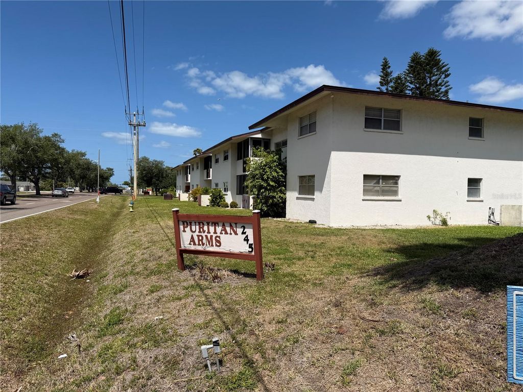 245 CENTER ROAD 103, Venice, FL 34285