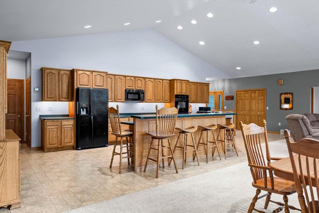 W6166 Valley PLACE, Holmen, WI 54636