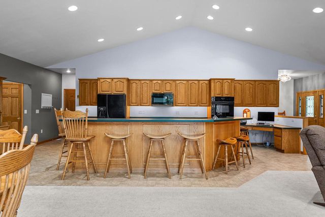 W6166 Valley PLACE, Holmen, WI 54636