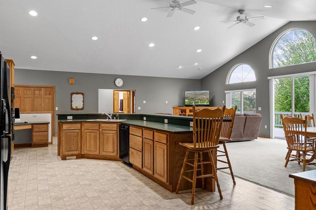 W6166 Valley PLACE, Holmen, WI 54636