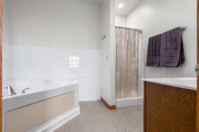 W6166 Valley PLACE, Holmen, WI 54636