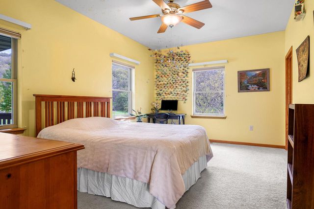 W6166 Valley PLACE, Holmen, WI 54636