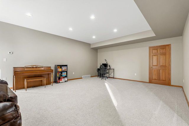 W6166 Valley PLACE, Holmen, WI 54636