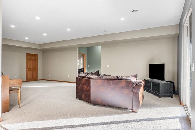 W6166 Valley PLACE, Holmen, WI 54636