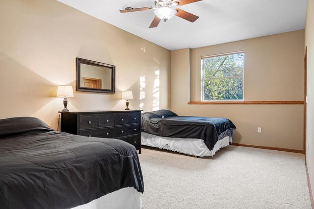 W6166 Valley PLACE, Holmen, WI 54636