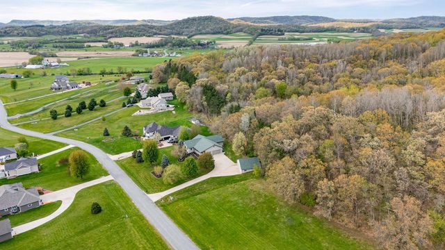 W6166 Valley PLACE, Holmen, WI 54636