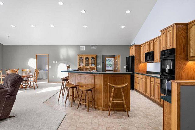 W6166 Valley PLACE, Holmen, WI 54636
