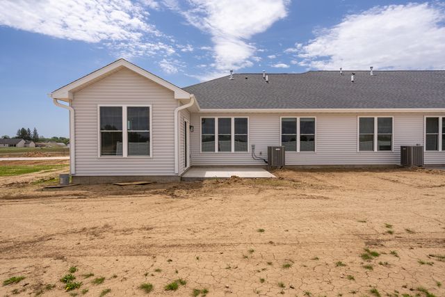 7 FRANK Court, Leclaire, IA 52753