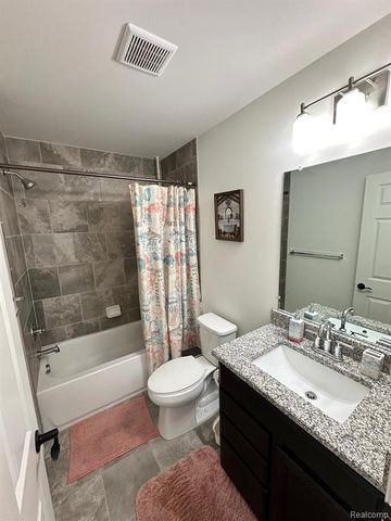 127 Monument Lane, Wixom, MI 48393