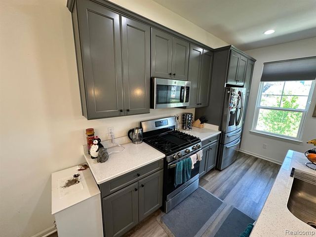 127 Monument Lane, Wixom, MI 48393