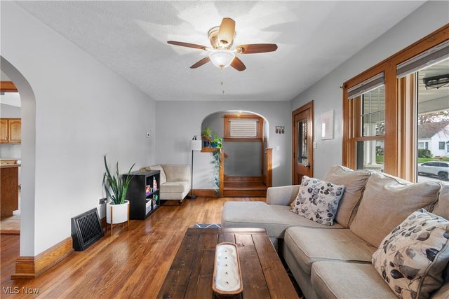 291 Selden Avenue, Akron, OH 44301