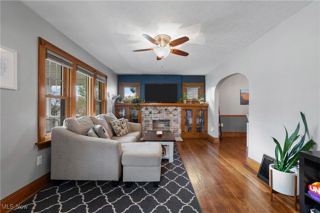 291 Selden Avenue, Akron, OH 44301